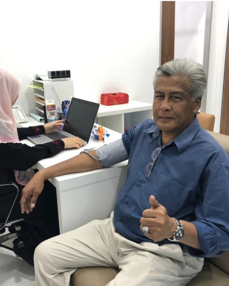 Elderly patient in consultation for neurological and stroke rehabilitation at Fisiouzma Kelana Jaya
